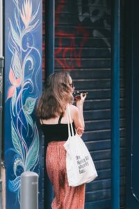 Messaggio vocale Whatsapp e licenziamento